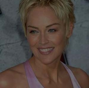 coiffure-facile-femme-visage-carre.jpg