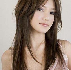 coupe femme cheveux long visage rond